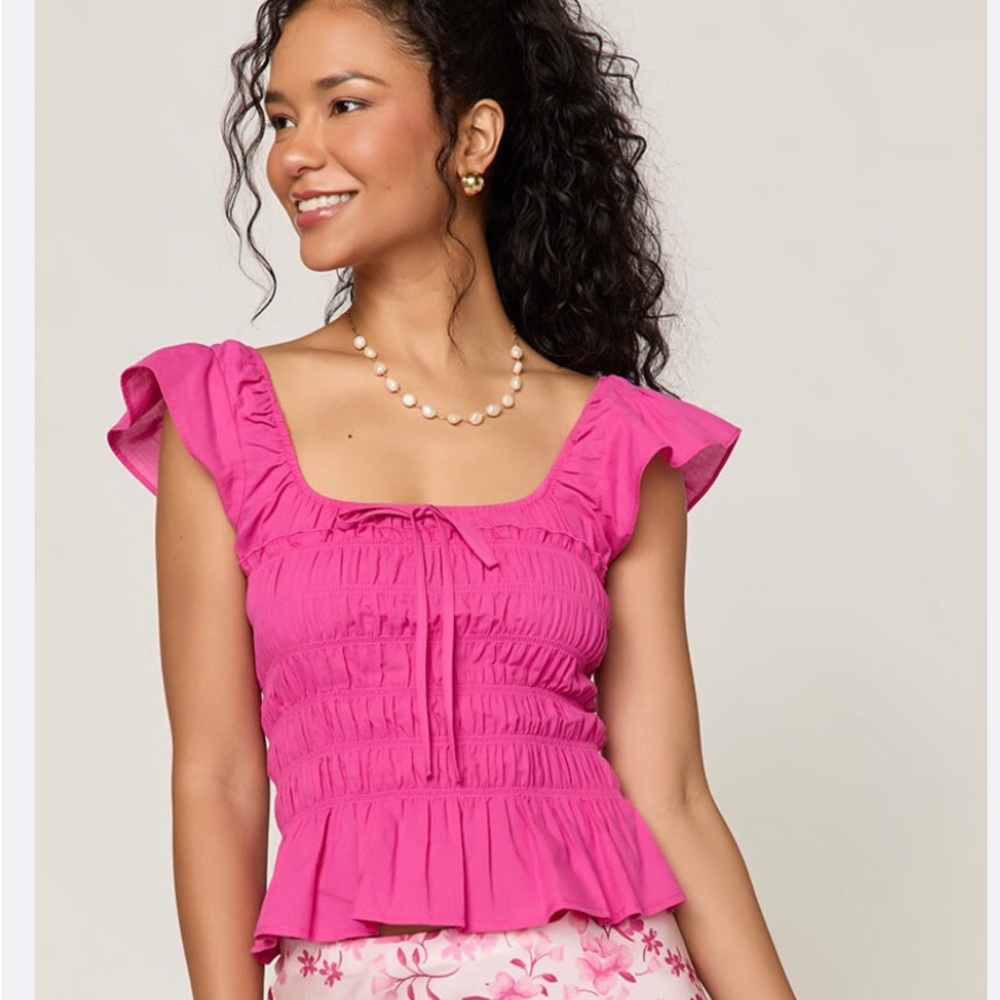 Francesca’s Janet Smocked Short Sleeve Top Fuchsia Small NWT
